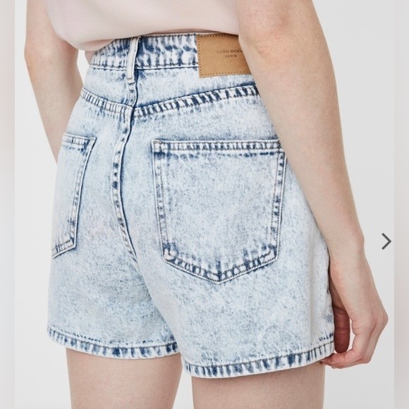 Vero Moda High Waisted Shorts - Picture 3 of 5